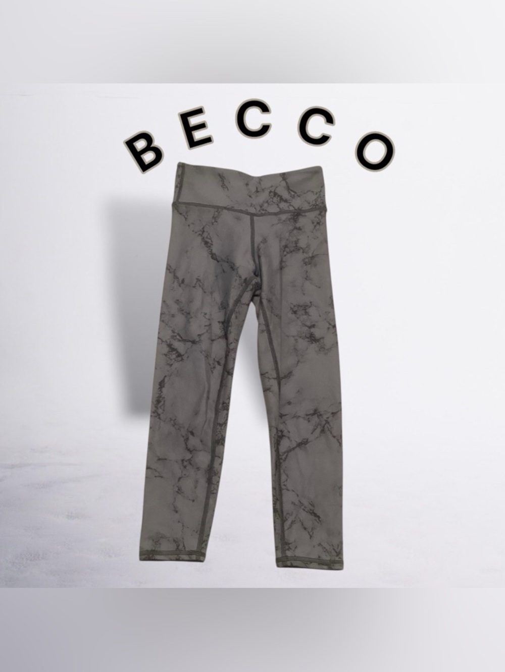 BECCO Gray/Black Marble
Size Small